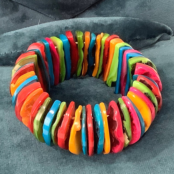 Vintage Multi Colored Colorful Dyed Shell Stretch Bracelet - Picture 4 of 6